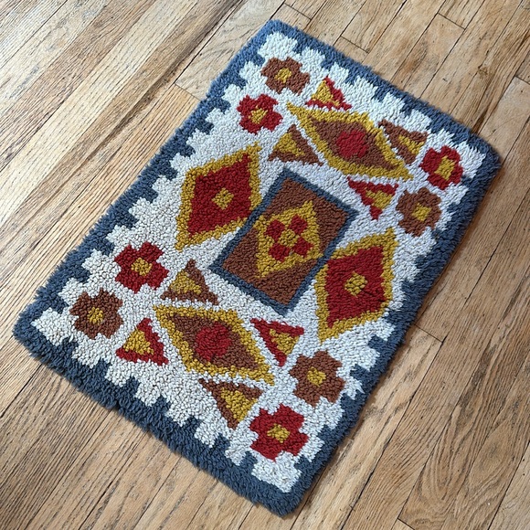 Vintage Latch Hook Aztec Rug - Picture 2 of 4